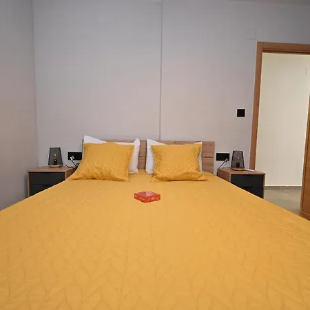 Golden-apartment *